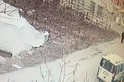 Ayakkabı hırsızları kameraya yakalandı