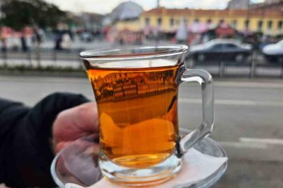 Ayaz vurdu, fincanlar kış çayıyla doldu