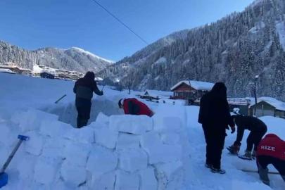 Ayder Yaylası’na yapılan ‘iglolar’ ilgi çekiyor