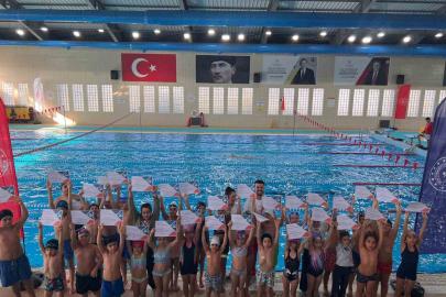 Aydın’da 2 ayda 200 çocuk yüzme öğrendi
