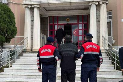Aydın’da aranan şahıslar jandarmadan kaçamadı