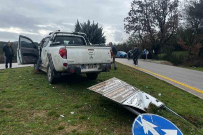 Ayvacık’ta iki araç çarpıştı: 2 yaralı