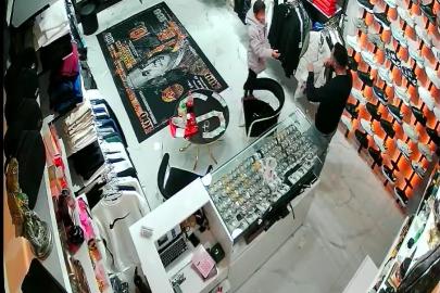 Babasına doğum günü hediyesi için 100 TL ile mağazaya girdi, mutluluğu Türkiye’nin mutluluğu oldu