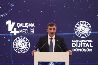 Bakan Işıkhan: "Dijitalleşmeyi daha nitelikli işlerin oluşturulması için büyük bir fırsat olarak görmeliyiz"