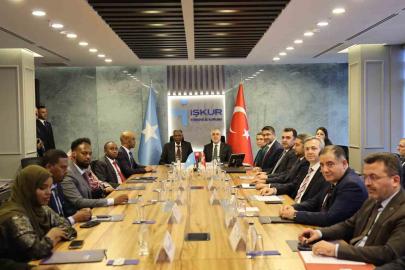 Bakan Işıkhan, Somalili mevkidaşı Salim Alio Ibro ile bir araya geldi