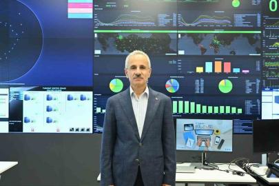 Bakan Uraloğlu: "Fiber uzunluk, 2025 yılı üçüncü çeyreğinde yaklaşık 657 bin kilometreye ulaştı"