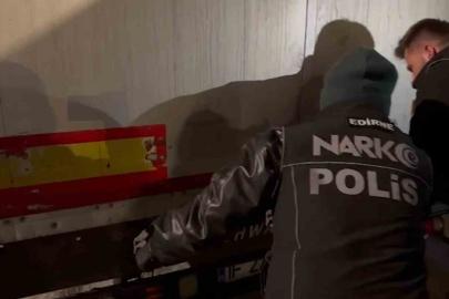 Bakan Yerlikaya: "220,7 kilogram kokain ve 69 kilogram skunk ele geçirildi"