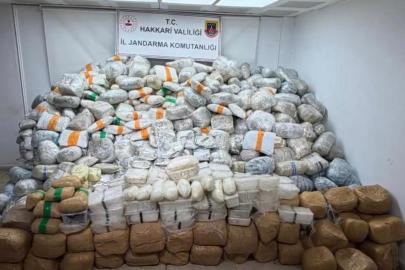 Bakan Yerlikaya: "Yüksekova kırsalında 860 kilogram uyuşturucu madde ele geçirildi"