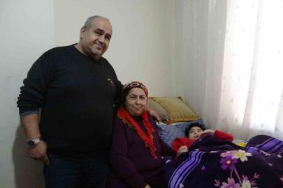 Baldızının vasiyetine 10 yıldır ’evlat’ gibi bakıyor: ’Yaşamaz’ dediler, canları oldu