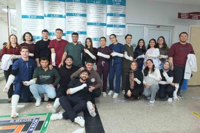 Balıkesir’ de üniversitelilerden alçılı staj hatırası