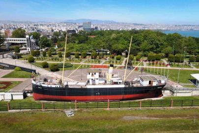 Bandırma Vapuru, karadan yürütülerek Tütün İskelesi’ne taşınacak