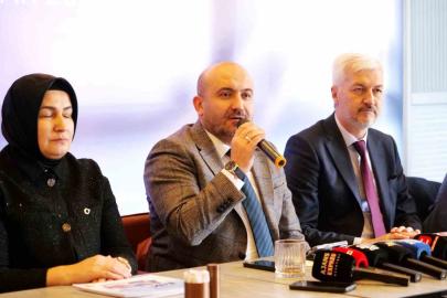 Başkan Albayrak gazetecilerle bir araya geldi