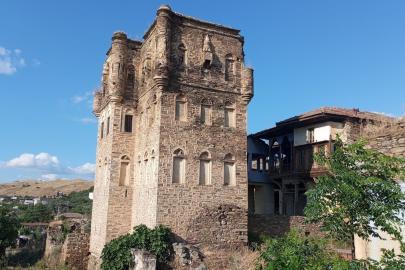 Başkan Alıcık, Arpaz Kulesi’ne dikkat çekti