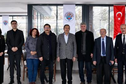 Başkan Bozkurt gazetecilerle bir araya geldi