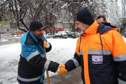 Başkan Çolakbayrakdar: "Bereketle gelen kar yağışına karşı çalışmalar aralıksız sürüyor"