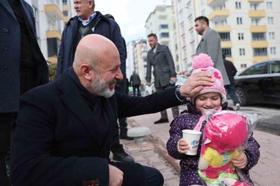 Başkan Çolakbayrakdar: "Soğuk günlerde gönülleri ısıtıyoruz"