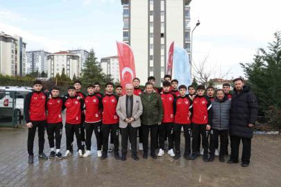 Başkan Şadi Özdemir’e Kızılcıklı’da çocuklardan kaykay park talebi geldi