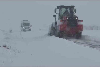 Batman’da 35 köy yolu ulaşıma açıldı, ziyaretçiler kurtarıldı