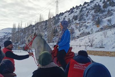 Bayburt’ta bağımlılıkla mücadele kapsamında binicilik etkinliği düzenledi