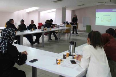 Bayburt’ta koruyucu ailelere eğitim verildi