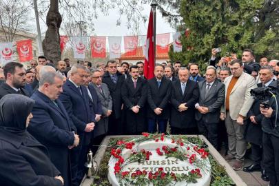 BBP’nin 33’üncü kuruluş yıl dönümünde Muhsin Yazıcıoğlu kabri başında anıldı
