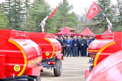 Bilecik’te 3 ton kapasiteli 15 adet su tankeri köylere teslim edildi