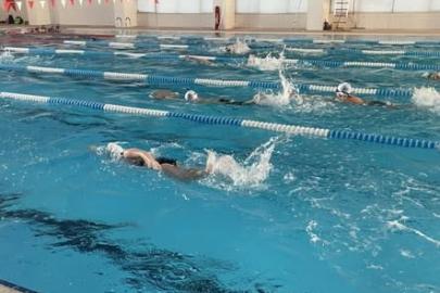 Bilecik’te spor okulları yüzme antrenmanları yoğun tempoyla sürüyor