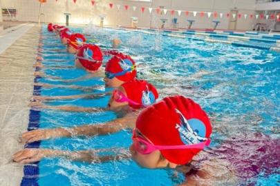 Bilecik’te spor okullarında yüzme antrenmanları aralıksız sürüyor