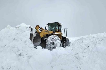 Bingöl’de 56 köy yolunda çalışmalar sürüyor
