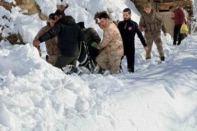 Bingöl’de ekipler karbonmonoksit gazından zehirlenen şahıs için seferber oldu