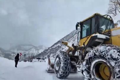 Bingöl’de yoğun kar yağışı: 272 köy yolunda çalışmalar sürüyor