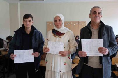 Bir okul, üç nesil, tek karne günü