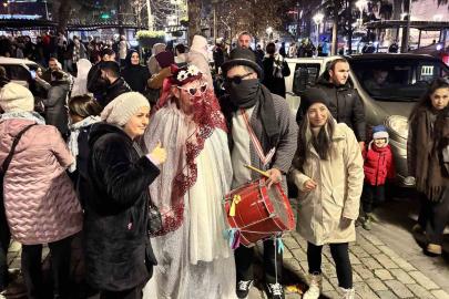 Birbirinden ilginç kostümlerle Kalandar geleneği yaşatıldı