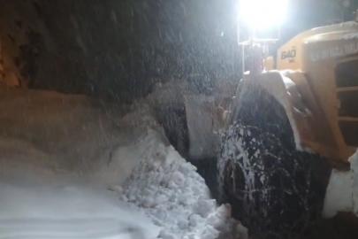 Bitlis-Hizan karayolunda çığ: Ulaşım kontrollü olarak sağlanıyor