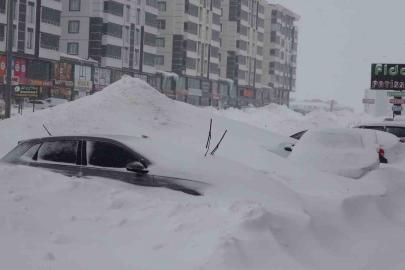 Bitlis kara gömüldü, 335 köy yolu kapalı