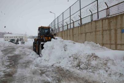 Bitlis’te karla mücadele seferberliği
