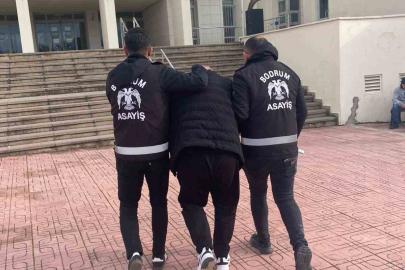 Bodrum’da 24 yıl kesinleşmiş cezası olan firari kıskıvrak yakalandı