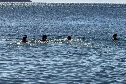 Bodrum’da yeni yılın ilk gününde denize girdiler