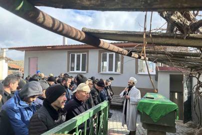 Boğularak öldürülen kadın son yolculuğuna uğurlandı