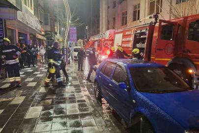 Bolu’da gece saatlerinde korkutan yangın: 2 kişi dumandan etkilendi