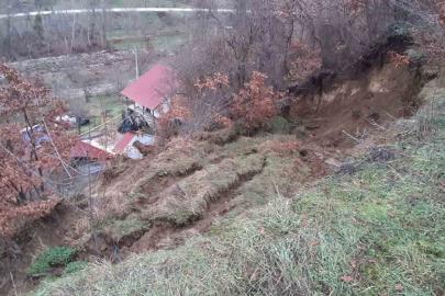 Bolu’da heyelan nedeniyle 3 ev boşaltıldı