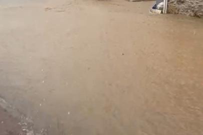 Bozcaada’da sokaklar göle döndü