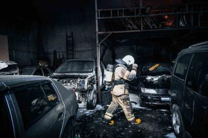 Buca’da depo yangını kısa sürede söndürüldü