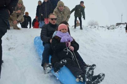 Bulanık Kaymakamlığı’ndan çocuklara unutulmaz kış şenliği
