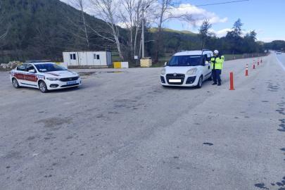Burdur’da 1 haftada 12 bin 910 araç ve sürücü kontrol edildi