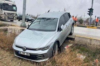 Burdur’da otomobil ile kamyon çarpıştı: 1 yaralı