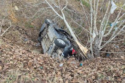 Burdur’da otomobil şarampole devrildi: 4 yaralı