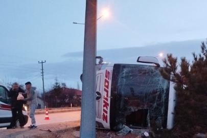 Burdur’da yolcu otobüsü devrildi: 12 yaralı
