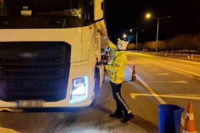 Burdur’da yük taşıyan araçlara yönelik denetim