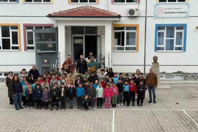 Burhaniye’de köy okullarındaki öğrencilere konser sürprizi